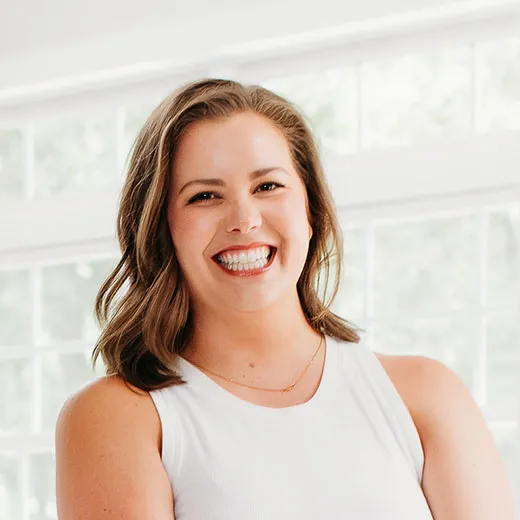 Headshot of Caroline Thomason