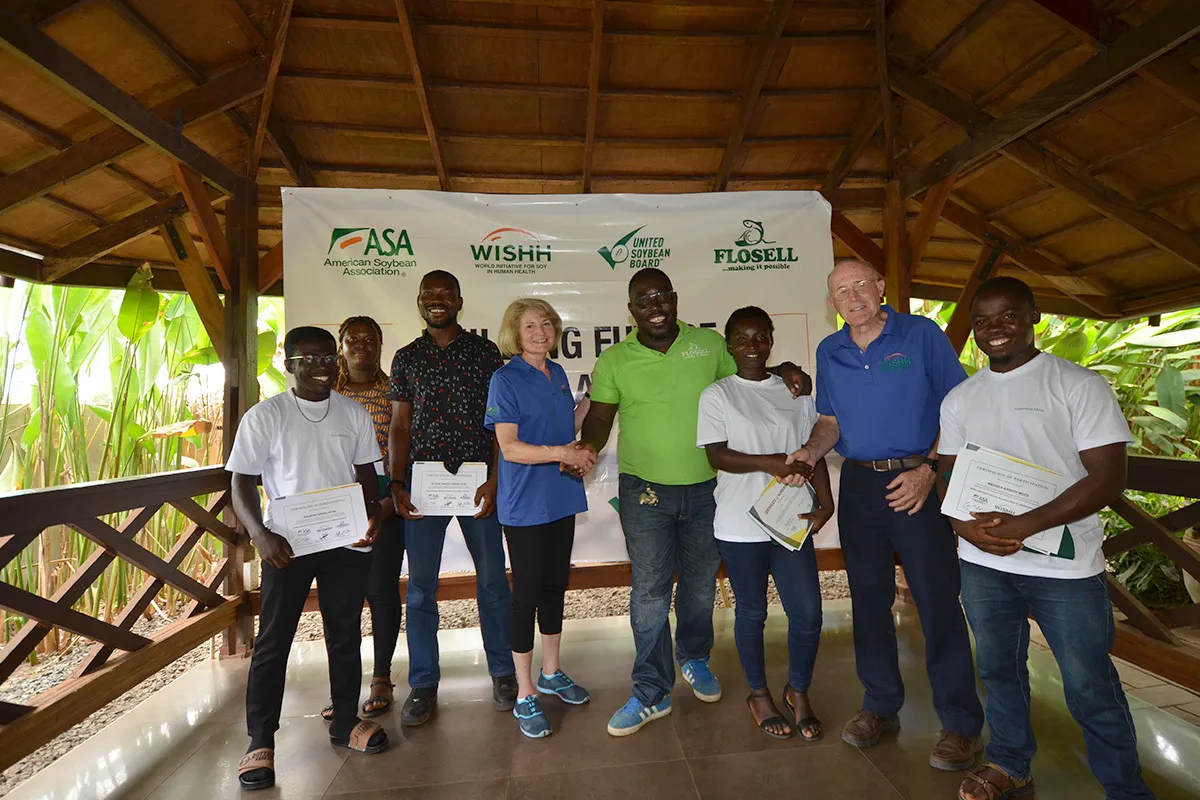 Graduates of WISHH’s USB-sponsored aquaculture internship program receive training certifications.